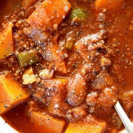 Butternut Squash Chili Recipe - Butternut Squash Chili recipe made with ground beef or turkey, butternut squash, vegetables, and spices makes a hearty and delicious chili recipe! // addapinch.com