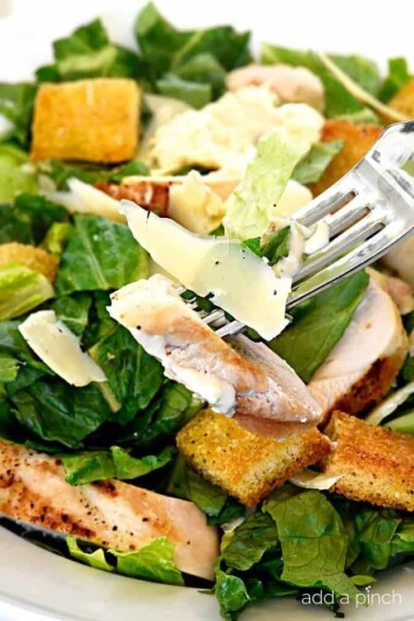 Chicken Caesar Salad Recipe - This Chicken Caesar Salad recipe makes an easy salad recipe perfect for lunch or supper! // addapinch.com