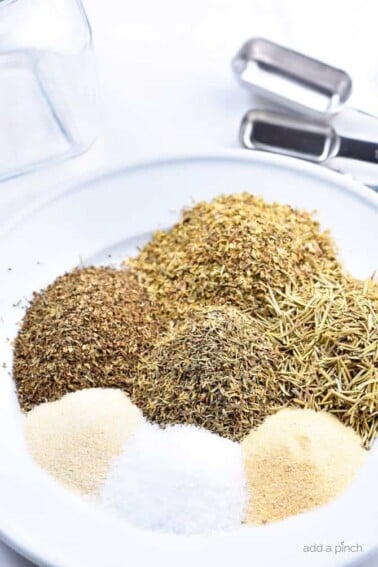 Italian Seasoning Mix Recipe - Italian Seasoning Mix makes a great seasoning mix to keep on hand in your pantry. A delicious savory addition to so many Italian dishes from spaghetti to lasagna or to sprinkle on chicken! It is an essential! // addapinch.com