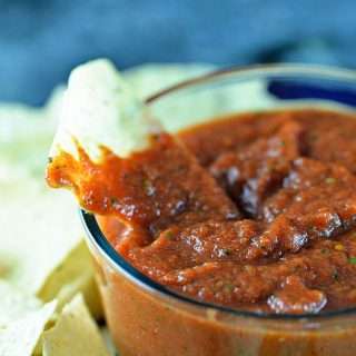 Easy Restaurant Style Salsa Recipe - This salsa recipe is easy to make in minutes! No cooking required for this fresh, delicious restaurant style salsa recipe! // addapinch.com