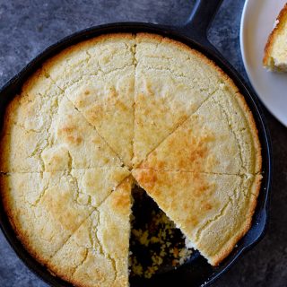Southern Cornbread Recipe - Cornbread makes a classic Southern side dish. Southern cornbread is made with cornmeal, flour, buttermilk, eggs and ready in 30 minutes! // addapinch.com